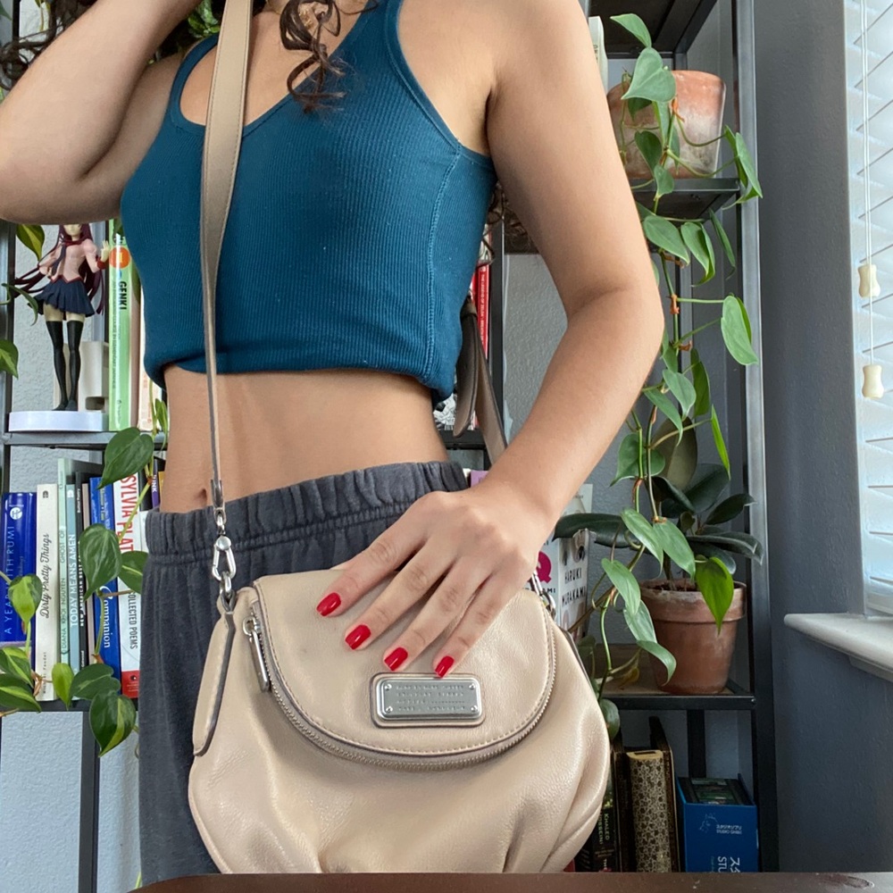 Cross body leather bag